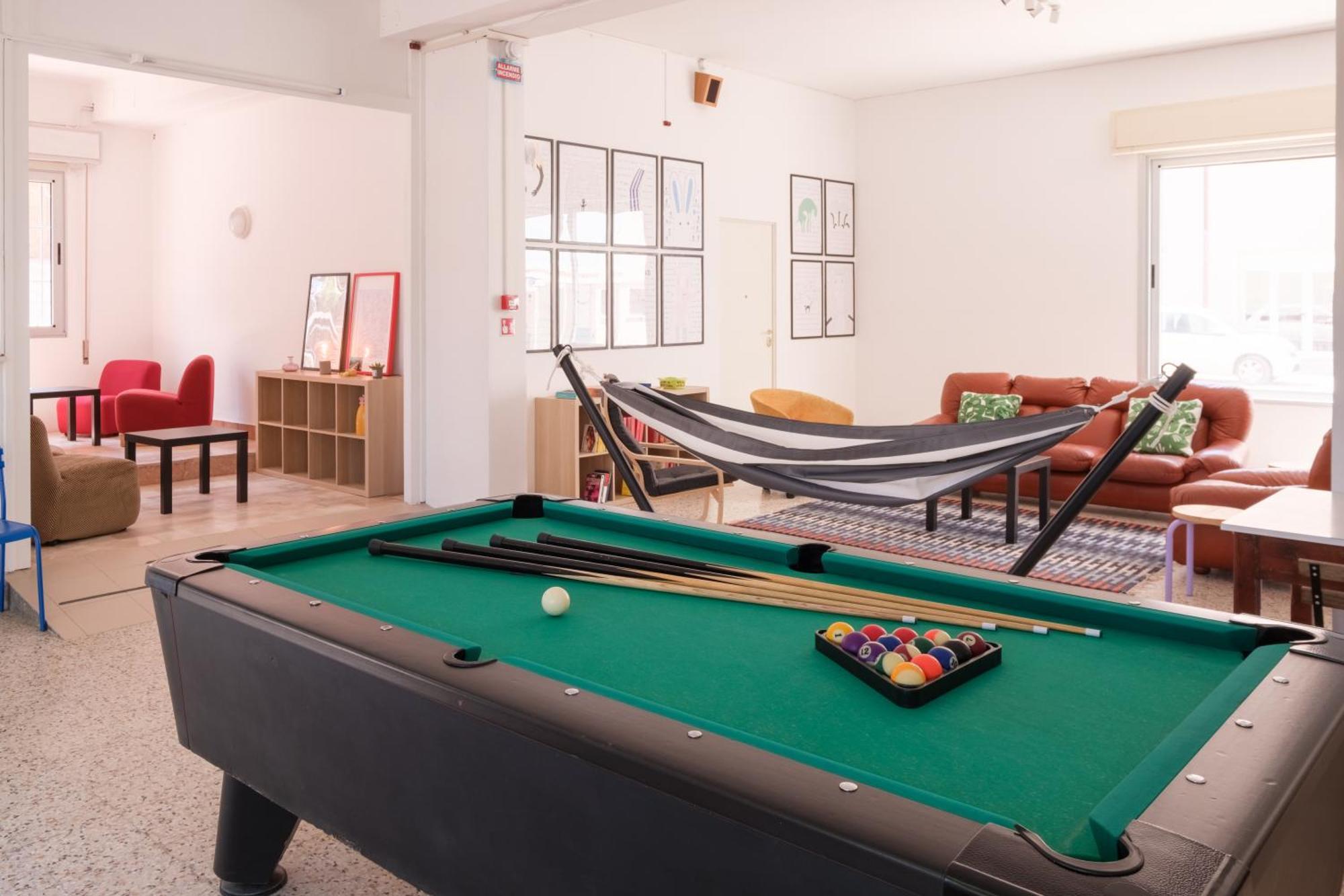 Meet Hostel แชร์เวีย ภายนอก รูปภาพ
